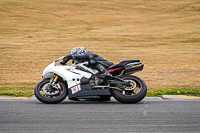 anglesey-no-limits-trackday;anglesey-photographs;anglesey-trackday-photographs;enduro-digital-images;event-digital-images;eventdigitalimages;no-limits-trackdays;peter-wileman-photography;racing-digital-images;trac-mon;trackday-digital-images;trackday-photos;ty-croes